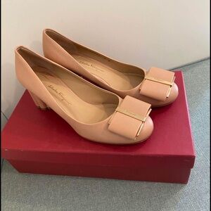 Ferragamo pink nude heels size 7